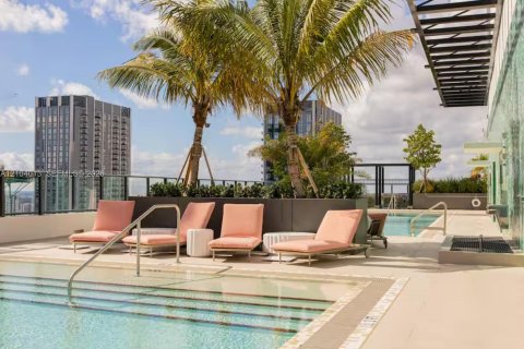 Condo in Miami, Florida, 1 bedroom № 2410717 - photo 3