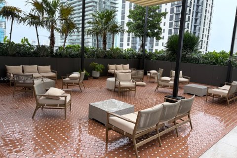Condo in Miami, Florida, 1 bedroom № 2410717 - photo 6