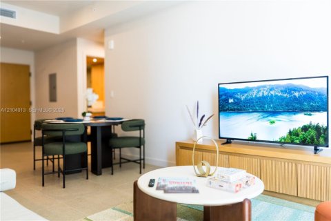 Condo in Miami, Florida, 1 bedroom № 2410717 - photo 10