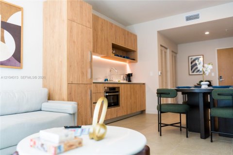 Condo in Miami, Florida, 1 bedroom № 2410717 - photo 11