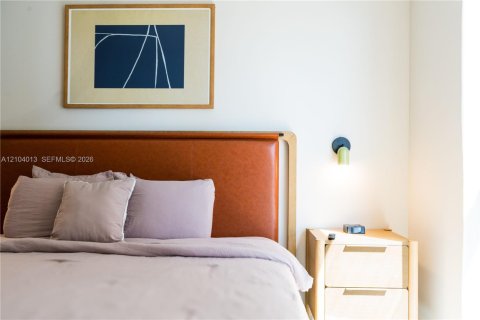 Condo in Miami, Florida, 1 bedroom № 2410717 - photo 13