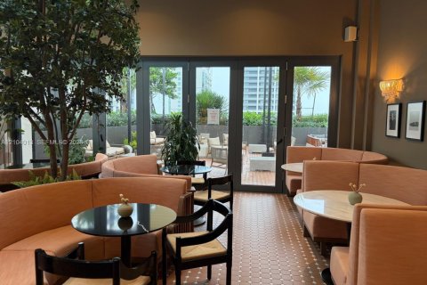 Condo in Miami, Florida, 1 bedroom № 2410717 - photo 18