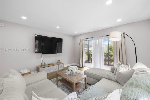 Condo in Lauderhill, Florida, 2 bedrooms № 2006862 - photo 12