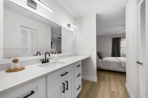 Condo in Lauderhill, Florida, 2 bedrooms № 2006862 - photo 22