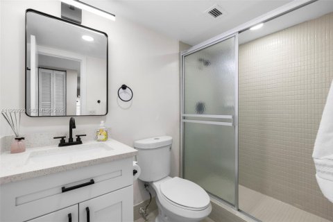 Condo in Lauderhill, Florida, 2 bedrooms № 2006862 - photo 25