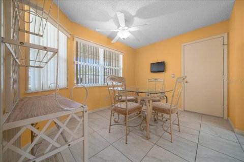 House in Ocala, Florida 2 bedrooms, 134.06 sq.m. № 2102117 - photo 20