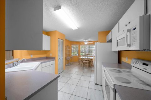 House in Ocala, Florida 2 bedrooms, 134.06 sq.m. № 2102117 - photo 27