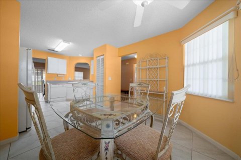House in Ocala, Florida 2 bedrooms, 134.06 sq.m. № 2102117 - photo 22