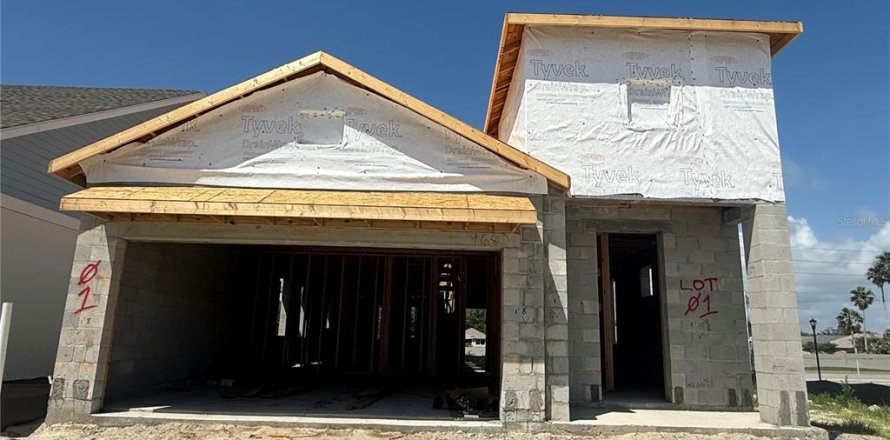 House in Hudson, Florida 3 bedrooms, 136.75 sq.m. № 1778092