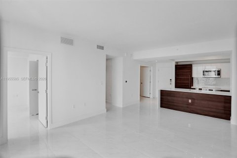 Condo in Coral Gables, Florida, 1 bedroom  № 2010311