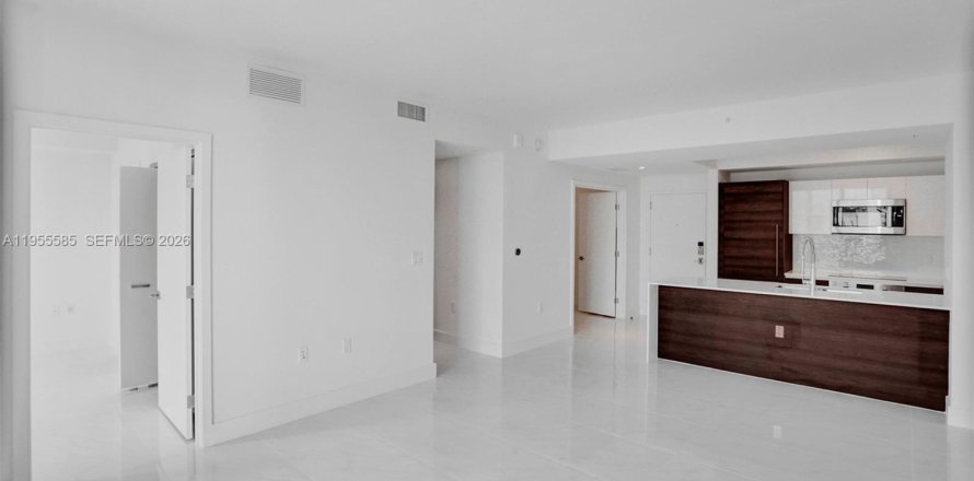 Condo in Coral Gables, Florida, 1 bedroom  № 2010311
