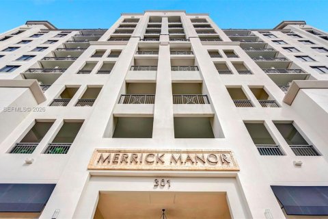 Condo in Coral Gables, Florida, 1 bedroom  № 2010311 - photo 2