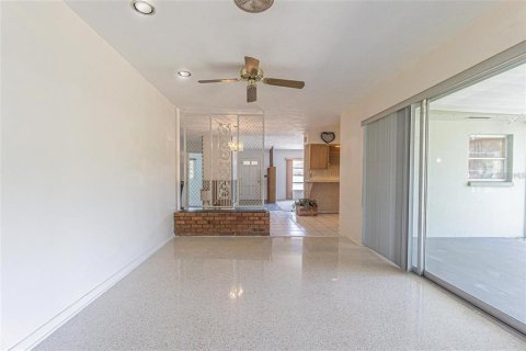 Casa en alquiler en Clearwater, Florida, 3 dormitorios, 148.55 m2 № 1903380 - foto 8