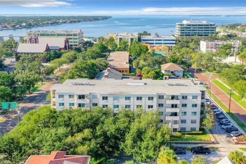 Condo in Tampa, Florida, 2 bedrooms № 2238084