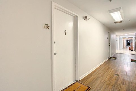 Condo in Tampa, Florida, 2 bedrooms № 2238084 - photo 3