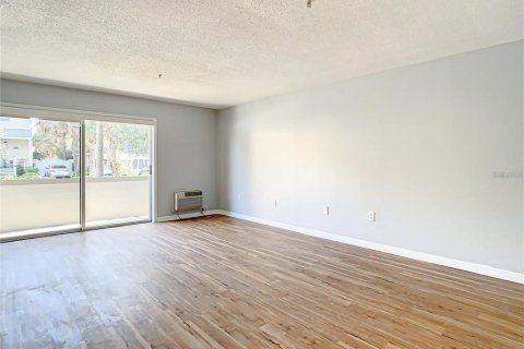 Condo in Tampa, Florida, 2 bedrooms № 2238084 - photo 4