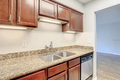 Copropriété à vendre à Tampa, Floride: 2 chambres, 77.67 m2 № 2238084 - photo 14