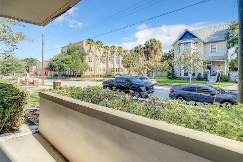 Condo in Tampa, Florida, 2 bedrooms № 2238084 - photo 8