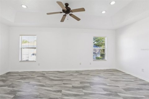 House in Wesley Chapel, Florida 3 bedrooms, 159.7 sq.m. № 1900535 - photo 15