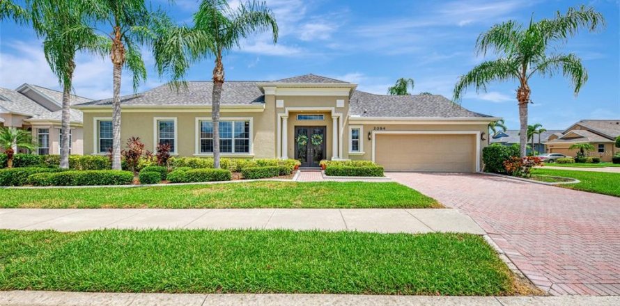 House in Venice, Florida 3 bedrooms, 150.59 sq.m. № 2348300