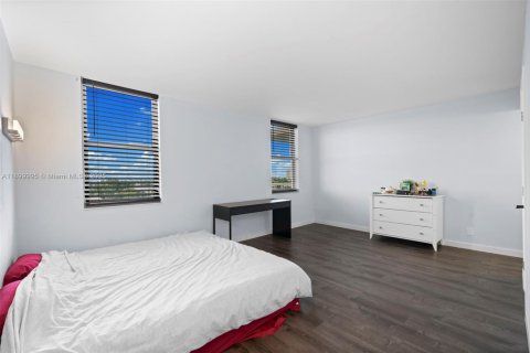 Copropriété à vendre à Hallandale Beach, Floride: 2 chambres, 107.02 m2 № 1952525 - photo 14