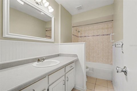 House in Brandon, Florida 3 bedrooms, 131.27 sq.m. № 2156614 - photo 15