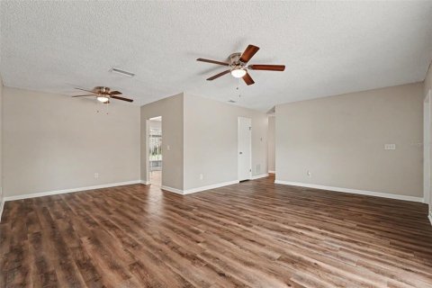 House in Brandon, Florida 3 bedrooms, 131.27 sq.m. № 2156614 - photo 7