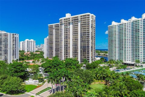 Condominio en venta en Aventura, Florida, 2 dormitorios, 144.93 m2 № 2243907 - foto 2