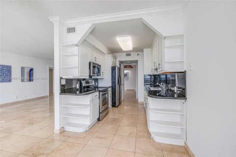 Condominio en venta en Aventura, Florida, 2 dormitorios, 144.93 m2 № 2243907 - foto 15