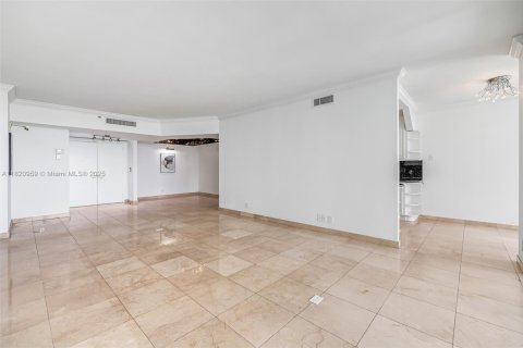 Condominio en venta en Aventura, Florida, 2 dormitorios, 144.93 m2 № 2243907 - foto 12