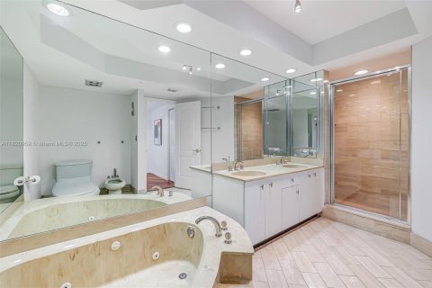 Condominio en venta en Aventura, Florida, 2 dormitorios, 144.93 m2 № 2243907 - foto 29