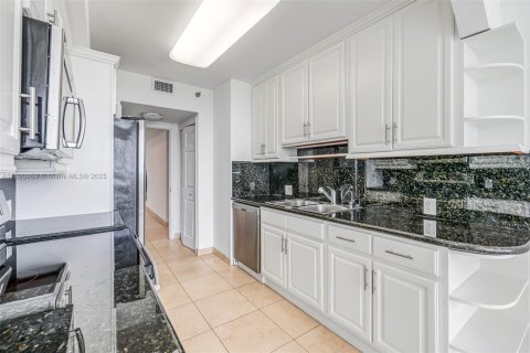 Condominio en venta en Aventura, Florida, 2 dormitorios, 144.93 m2 № 2243907 - foto 14