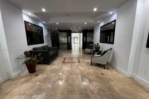 Copropriété à louer à Miami, Floride: 2 chambres, 64.94 m2 № 1839526 - photo 3