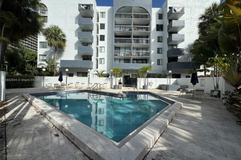 Copropriété à louer à Miami, Floride: 2 chambres, 64.94 m2 № 1839526 - photo 18
