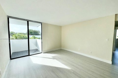 Copropriété à louer à Miami, Floride: 2 chambres, 64.94 m2 № 1839526 - photo 15