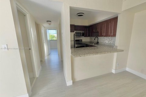 Copropriété à louer à Miami, Floride: 2 chambres, 64.94 m2 № 1839526 - photo 6