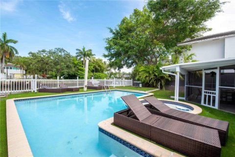 House in Miami, Florida 4 bedrooms, 214.14 sq.m. № 1821811 - photo 18