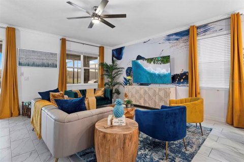 Villa ou maison à vendre à Kissimmee, Floride: 8 chambres, 398.46 m2 № 1760651 - photo 13