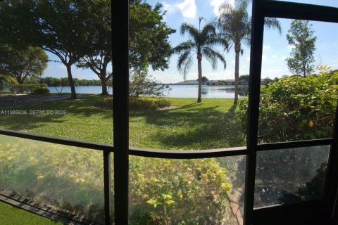 Купить кондоминиум в Дирфилд-Бич, Флорида 2 спальни, 106.84м2, № 2051674 - фото 11