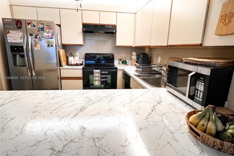 Купить кондоминиум в Дирфилд-Бич, Флорида 2 спальни, 106.84м2, № 2051674 - фото 6