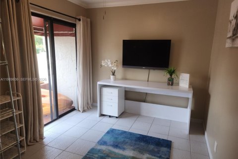 Купить кондоминиум в Дирфилд-Бич, Флорида 2 спальни, 106.84м2, № 2051674 - фото 19