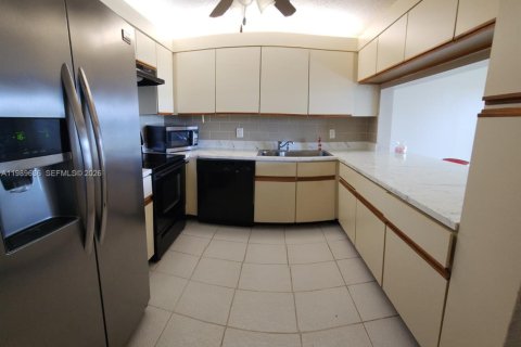 Купить кондоминиум в Дирфилд-Бич, Флорида 2 спальни, 106.84м2, № 2051674 - фото 5