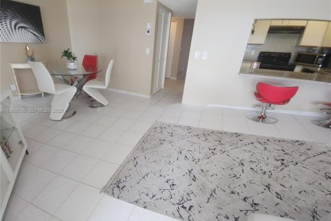 Купить кондоминиум в Дирфилд-Бич, Флорида 2 спальни, 106.84м2, № 2051674 - фото 16