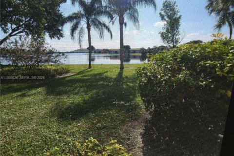 Купить кондоминиум в Дирфилд-Бич, Флорида 2 спальни, 106.84м2, № 2051674 - фото 10