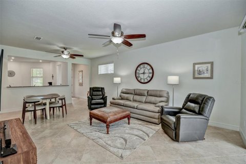 Villa ou maison à vendre à Ocala, Floride: 2 chambres, 121.24 m2 № 1902172 - photo 3