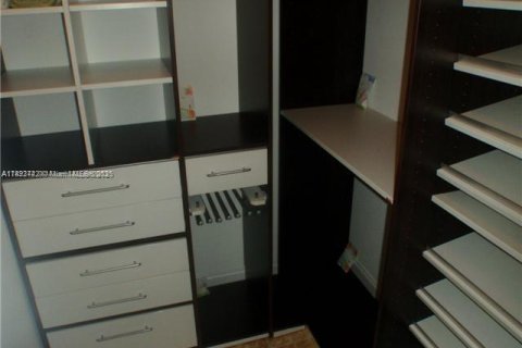 Снять в аренду кондоминиум в Авентура, Флорида 1 спальня, 86.03м2, № 1952846 - фото 11