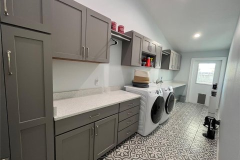 Купить виллу или дом в Венеция, Флорида 11 комнат, 251.3м2, № 2101111 - фото 25