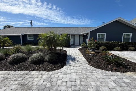 House in Venice, Florida 4 bedrooms, 251.3 sq.m. № 2101111