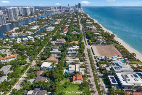 Land in Golden Beach, Florida № 2069840 - photo 5