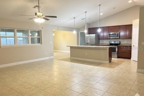 Casa en venta en Ocala, Florida, 4 dormitorios, 191.47 m2 № 2155980 - foto 3